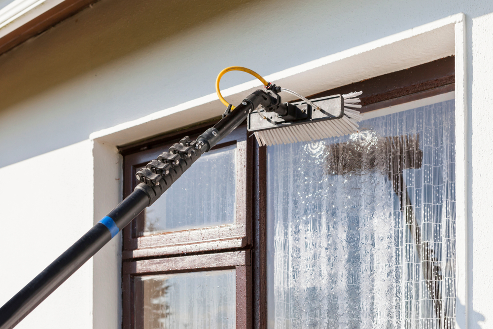 Equipment,For,Washing,And,Cleaning,The,Window,From,The,Outside
