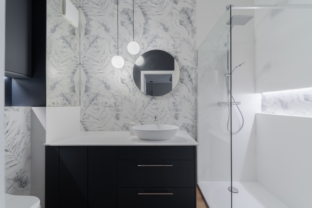 A,Sleek,Modern,Bathroom,Featuring,A,Stylish,Vanity,With,A